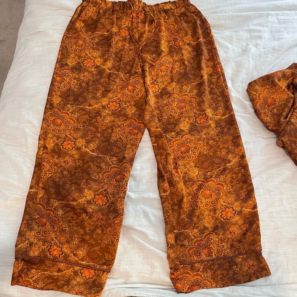 Laura Ashley x Urban Outfitters silk set - Picture 3 of 3
